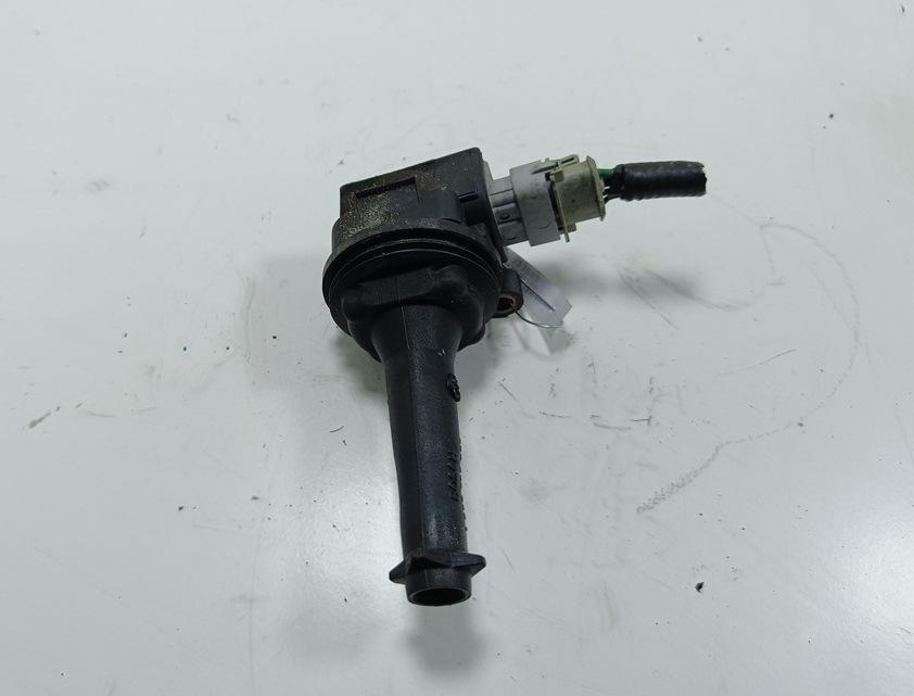 катушка зажигания Volvo S40 / V50 2004, 2.4 л., бензин, МКПП, чёрный, универсал, 8677837