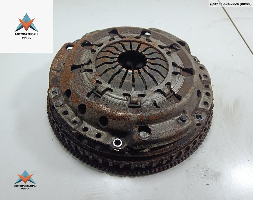 маховик Volvo S40 2 поколение 2004, 2.4 л., бензин, МКПП, чёрный, универсал - фото №1