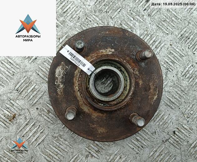 ступица задняя правая Nissan Primera P11 2001, 1.8 л., бензин, МКПП, серый, хетчбэк 5 дв. - фото №1