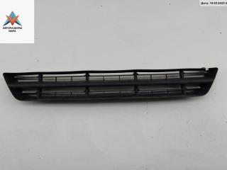 заглушка (решетка) в бампер Ford Focus 1 поколение [рестайлинг] 2003, 1.6 л., i, бензин, АКПП, красный, универсал, 2M51-A018A58