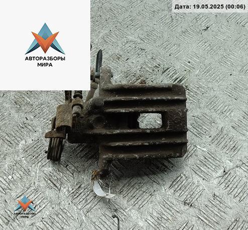 суппорт задний правый Audi A6 4B/C5 1997, 2.4 л., бензин, АКПП, зелёный, седан - фото №1