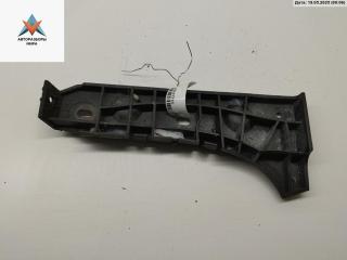 кронштейн переднего бампера Audi A6 4B/C5 1997, 2.4 л., бензин, АКПП, зелёный, седан, 4B0807283B