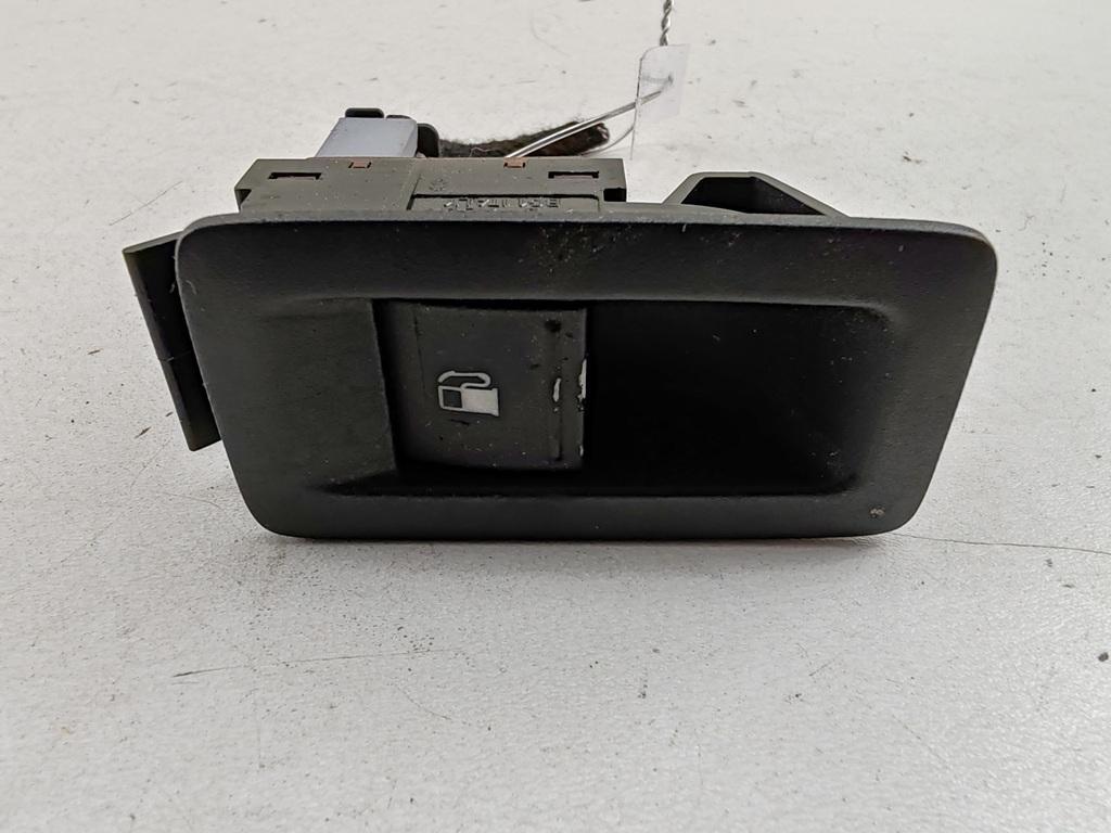 Кнопка открывания лючка топливного бака Volkswagen Touran 2004, 1.6 л., бензин, АКПП, зелёный, минивэн, 1T0959551