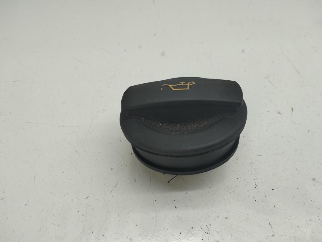 пробка маслозаливная Volkswagen Passat B5+ (GP) 2001, 1.6 л., бензин, МКПП, серый, седан, 06C103485L