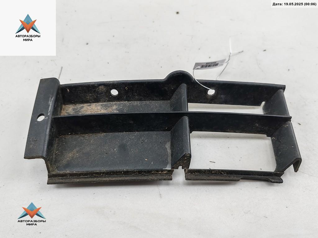 заглушка (решетка) в бампер BMW 5 серия E39 1996, 2.5 л., бензин, МКПП, синий, седан, 8160849 - фото №1