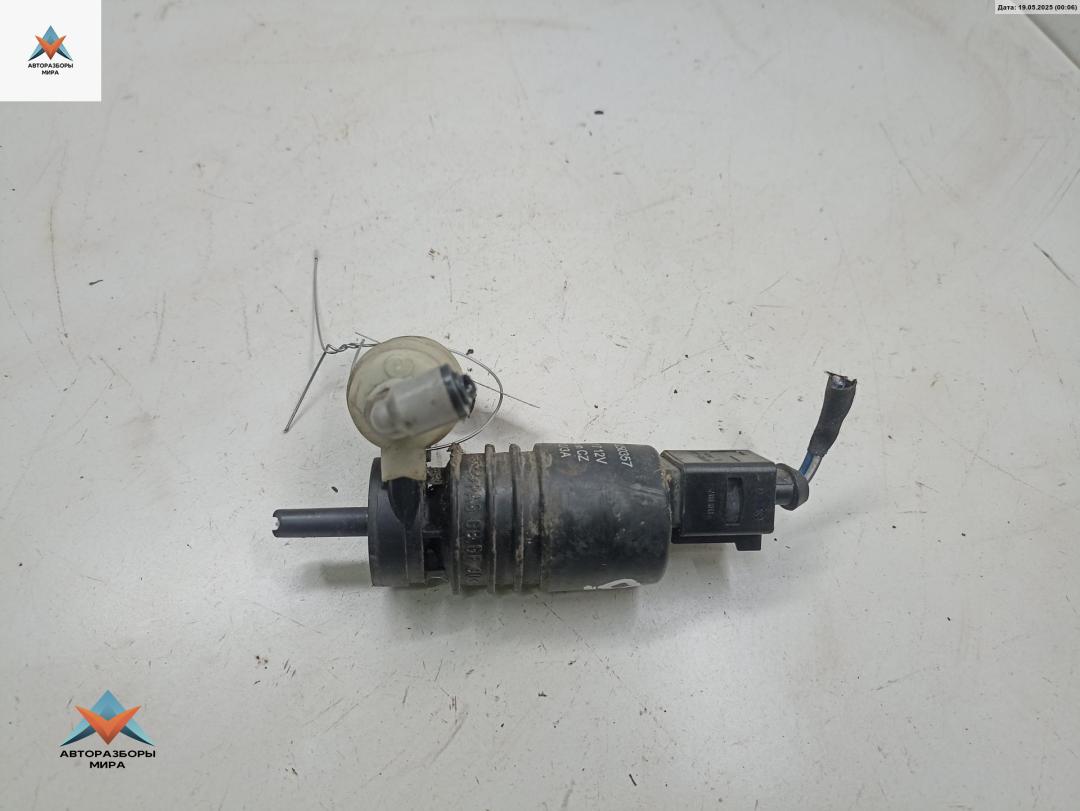 насос (моторчик) омывателя стекла Opel Astra J 2010, синий, хетчбэк 5 дв., 13250357 - фото №1