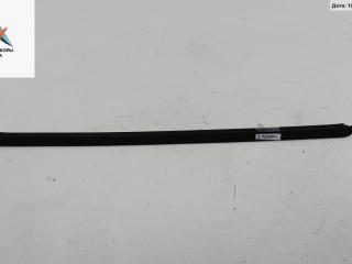 Молдинг стекла двери наружный Dacia (Renault) Sandero I 2009, 1.2 л., бензин, МКПП, красный, хетчбэк 5 дв.