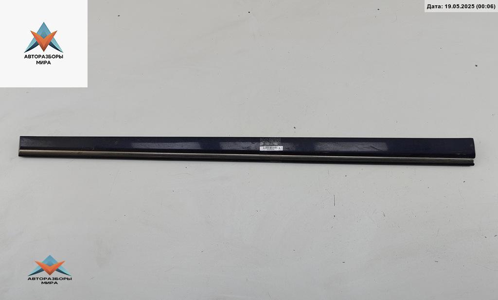 молдинг двери передней правой Mercedes-Benz C-Класс W203/S203/CL203 2003, 2.2 л., дизель, МКПП, синий, седан, 2036905062 - фото №1