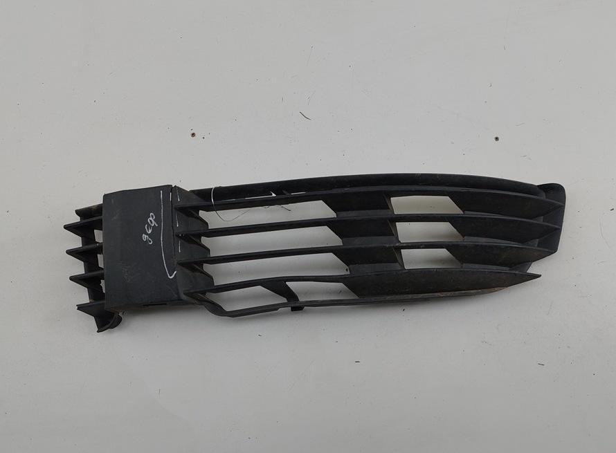 заглушка (решетка) в бампер Volkswagen Passat B5+ (GP) 2001, 1.9 л., дизель, МКПП, синий, универсал, 3B0853665H