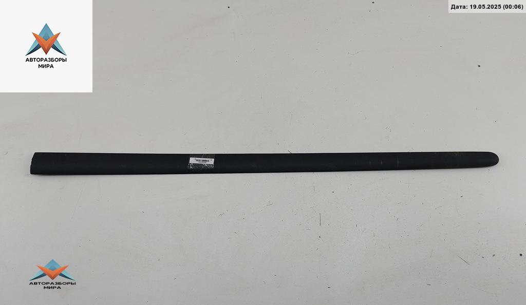 молдинг двери передней левой Volkswagen Golf 5 поколение 2005, 1.6 л., бензин, МКПП, красный, хетчбэк 5 дв., 1K4853515 - фото №1