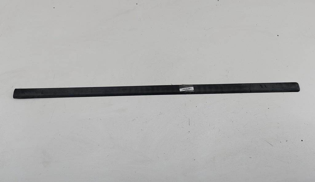 молдинг двери передней левой Volkswagen Passat B5+ (GP) 2001, 1.6 л., бензин, МКПП, серый, универсал, 3B0853515
