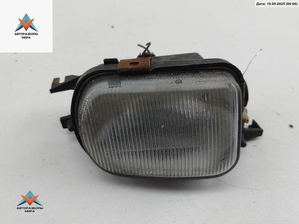фара противотуманная левая Mercedes-Benz C-Класс W203/S203/CL203 2003, 2.2 л., дизель, АКПП, серый, седан, 2158200556 - фото №1
