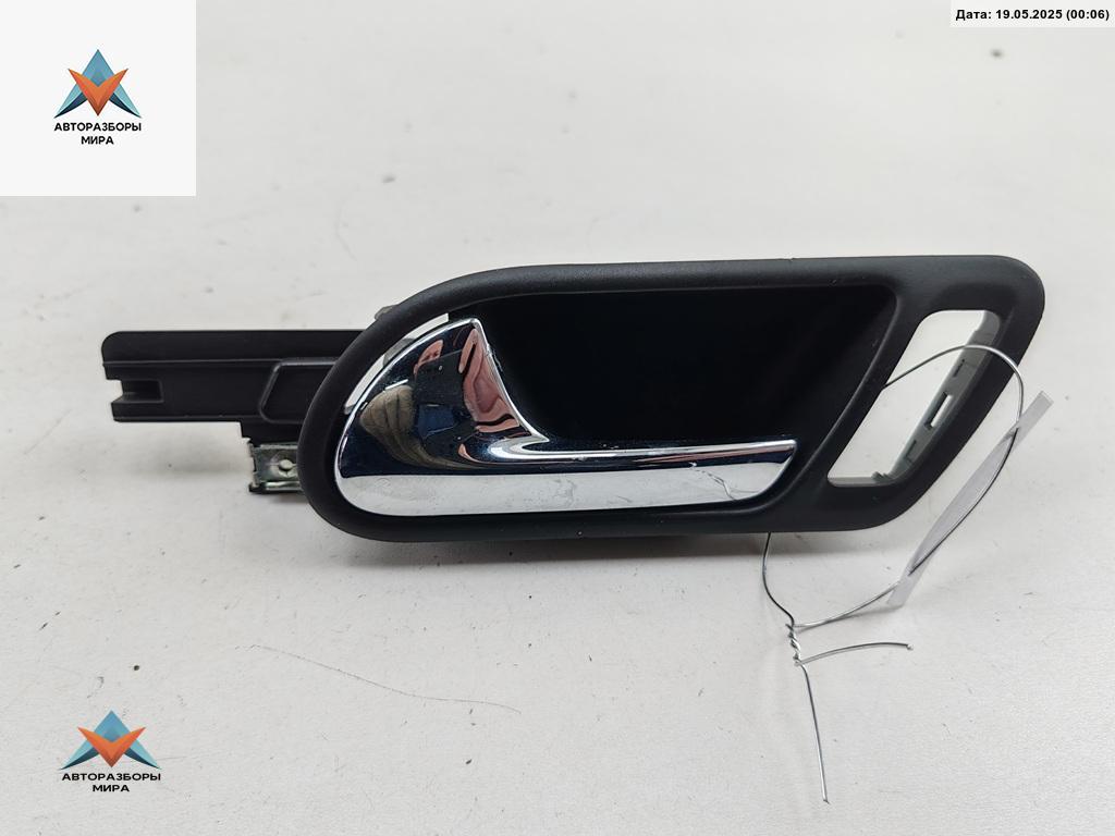 ручка внутренняя передняя левая Volkswagen Golf 5 поколение 2005, 1.6 л., бензин, МКПП, красный, хетчбэк 5 дв., 1K1837113 - фото №1