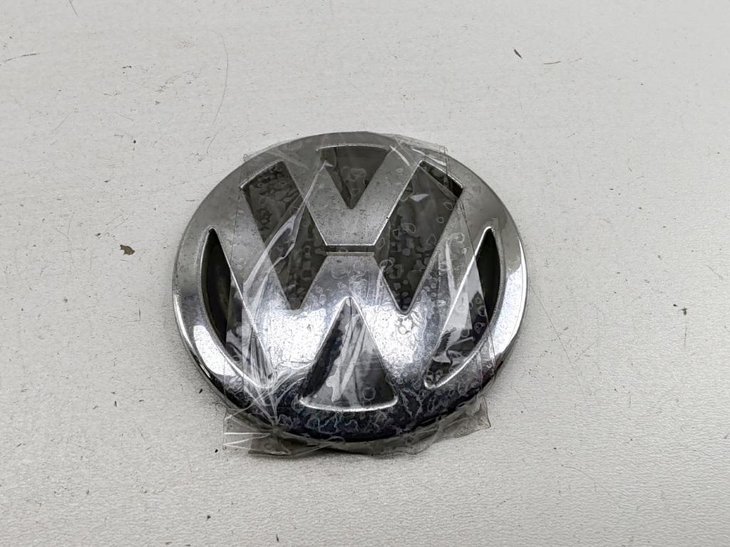 эмблема Volkswagen Passat B5+ (GP) 2001, 1.9 л., дизель, МКПП, синий, универсал, 3B9853630