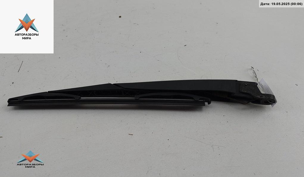 Щеткодержатель (поводок стеклоочистителя) задний Opel Astra H 2004, 1.6 л., бензин, МКПП, синий, хетчбэк 5 дв., 13105983 - фото №1