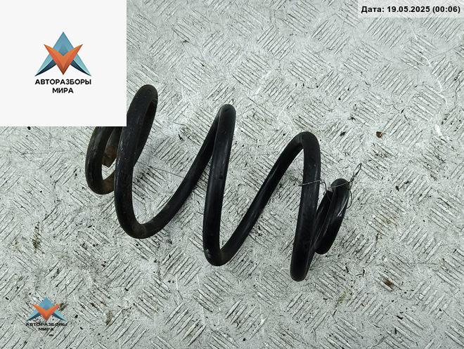 пружина задняя BMW 3 серия E36 1991, 1.8 л., бензин, АКПП, белый, седан - фото №1