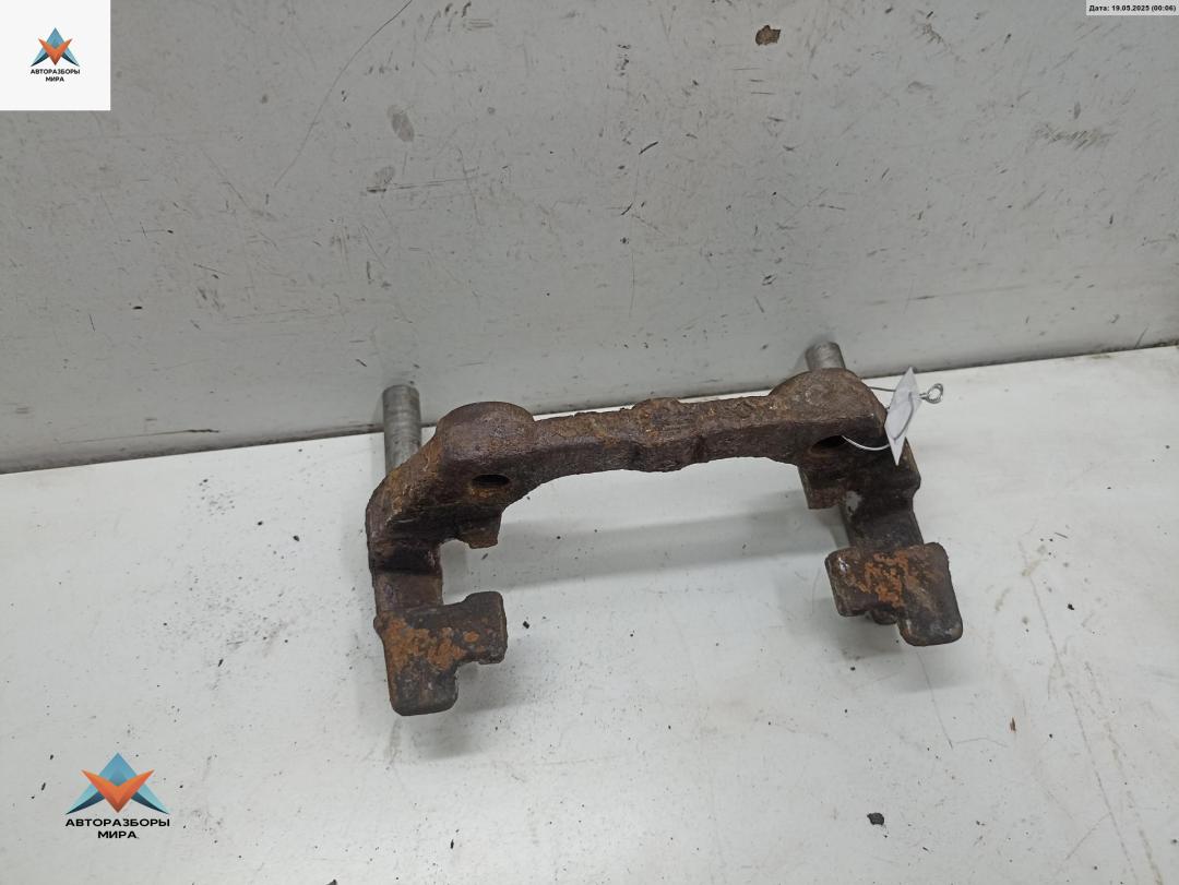 скоба суппорта Opel Signum C 2003, 2.2 л., бензин, МКПП, серый, хетчбэк 5 дв. - фото №1