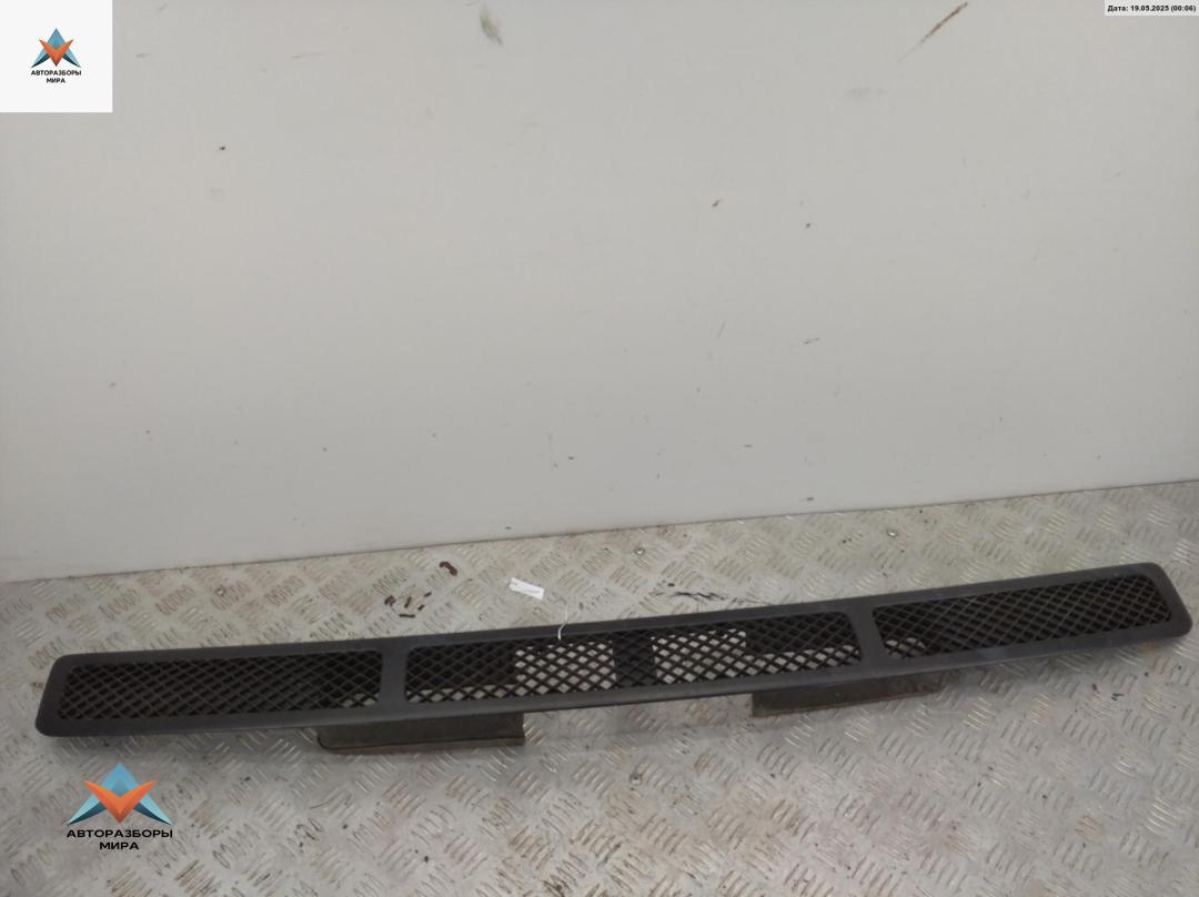 решетка капота Volkswagen LT 2 поколение 2005, 2.5 л., дизель, МКПП, синий, микроавтобус, 2D1819044 - фото №1