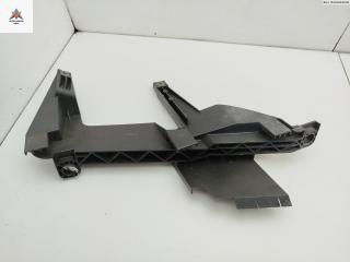 крепление фары правой BMW X3 E83 [рестайлинг] 2006, 3.0 л., дизель, МКПП, чёрный, внедорожник 5 дв., 1301073025