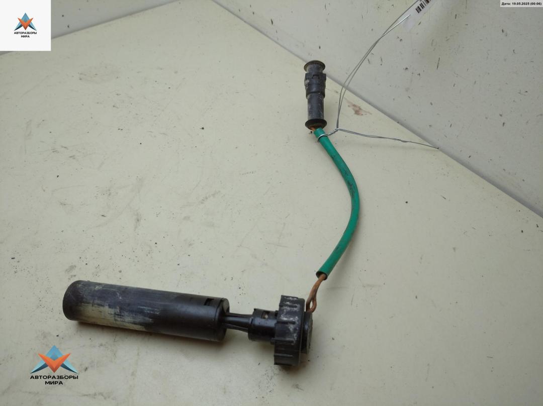 Датчик уровня охлаждающей жидкости IVECO Daily 2 поколение 1996, 2.8 л., дизель, МКПП, жёлтый, микроавтобус - фото №1