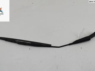 Щеткодержатель (поводок стеклоочистителя) задний Nissan Primera P11 1997, 2.0 л., бензин, МКПП, красный, хетчбэк 5 дв.