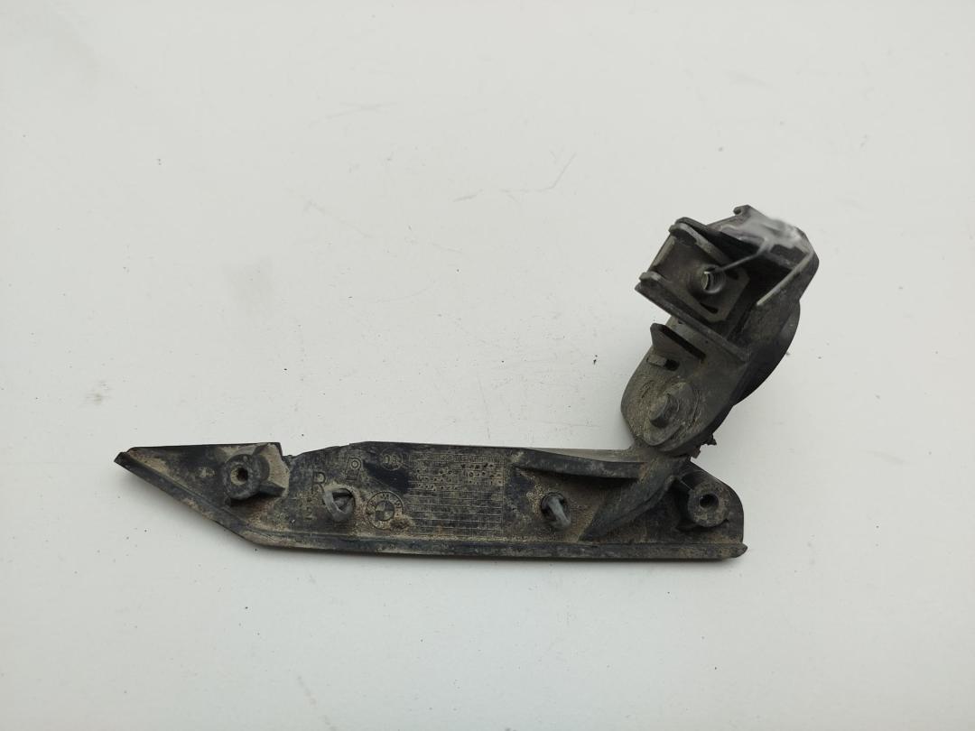 кронштейн переднего бампера BMW 3 E90/E91/E92/E93 2007, 2.0 л., дизель, МКПП, чёрный, седан, 7136828