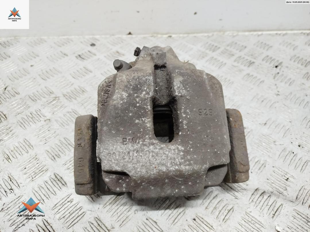 суппорт передний левый BMW 5 серия F07/F10/F11 2011, 2.0 л., дизель, МКПП, чёрный, универсал - фото №1