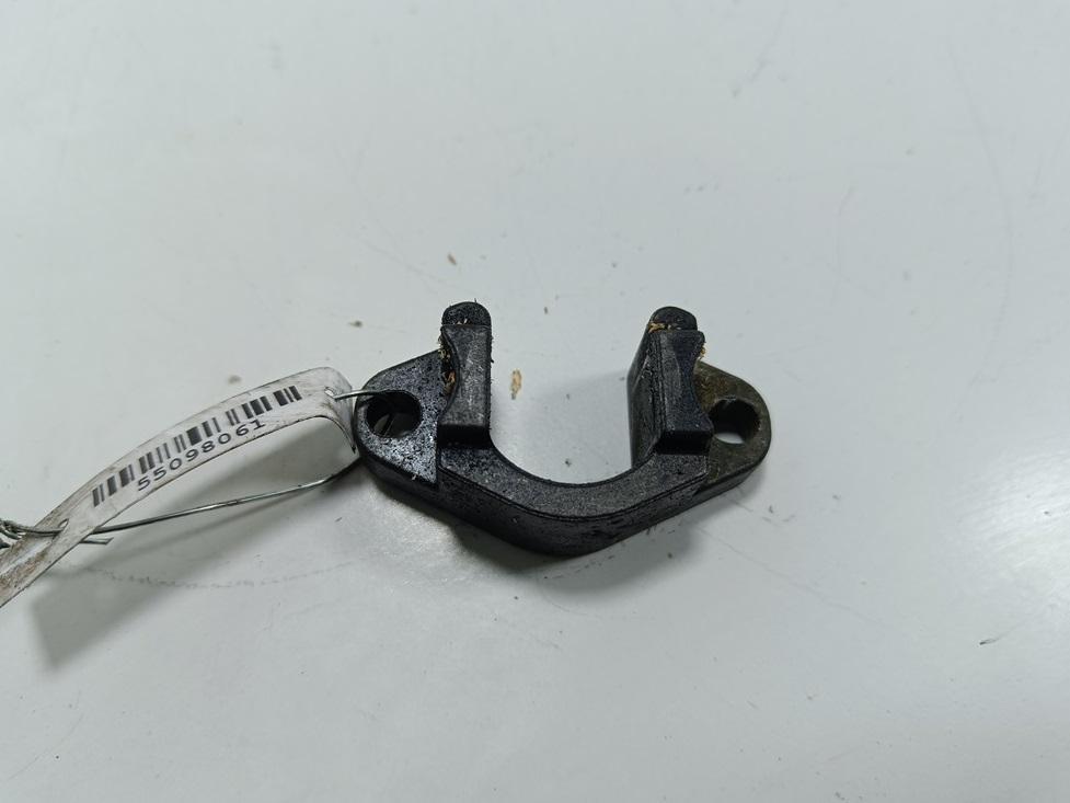 крепление форсунки BMW 3 E46 2003, 2.0 л., дизель, МКПП, серый, седан, 13537787215