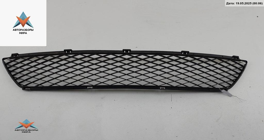 заглушка (решетка) в бампер Mazda 6 GG 2003, 2.0 л., дизель, МКПП, серый, универсал, GJ6A501T1 - фото №1