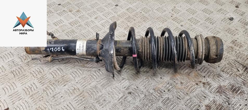 стойка передняя Volkswagen Golf 4 поколение 1999, 1.6 л., бензин, МКПП, синий, хетчбэк 5 дв. - фото №1