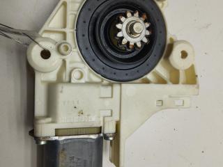 моторчик стеклоподъемника передний правый Ford Focus 2 поколение [рестайлинг] 2010, 1.6 л., дизель, МКПП, серый, универсал, 0130822214