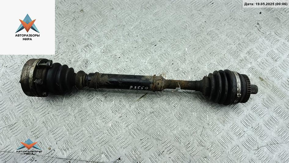 полуось передняя правая (приводной вал, ШРУС) Volkswagen Passat B5 1998, 1.8 л., бензин, МКПП, зелёный, универсал - фото №1