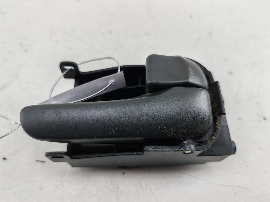 ручка внутренняя передняя правая Nissan Primera P11 1997, 2.0 л., бензин, МКПП, красный, хетчбэк 5 дв.
