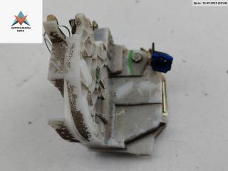 замок двери задней правой Nissan Primera P11 1997, 2.0 л., бензин, МКПП, красный, хетчбэк 5 дв.