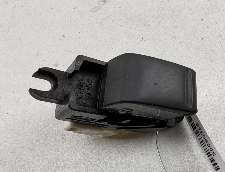 кнопка стеклоподъемника заднего левого Nissan Almera Tino 2004, 2.2 л., дизель, МКПП, чёрный, минивэн