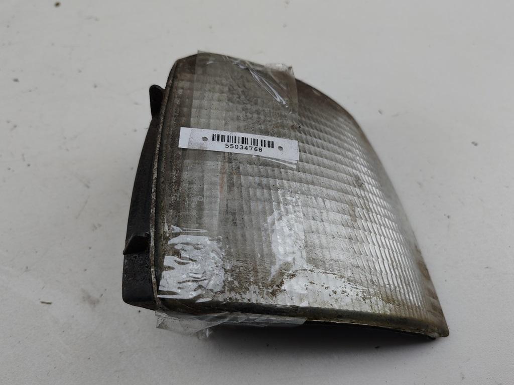 Поворотник (указатель поворота) правый Volkswagen Passat B3 1992, 1.8 л., бензин, МКПП, серый, универсал, 357953050A