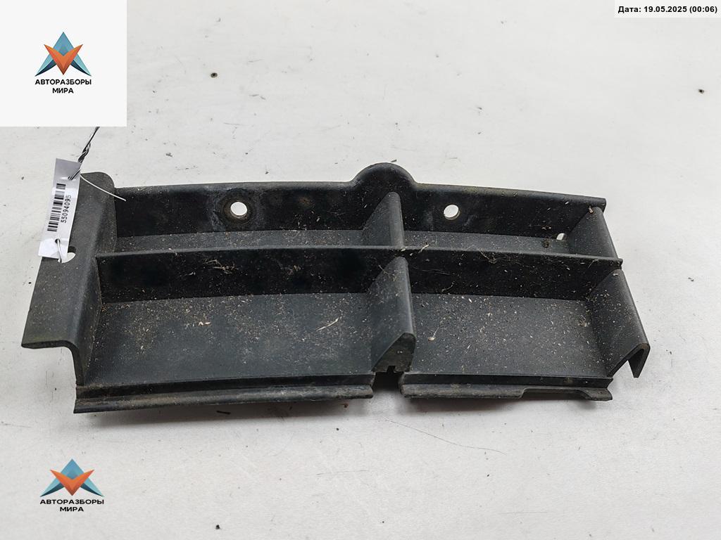 заглушка (решетка) в бампер BMW 5 серия E39 1997, 2.5 л., бензин, МКПП, синий, универсал, 8235638 - фото №1