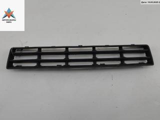 заглушка (решетка) в бампер Volkswagen Golf 4 поколение 1999, 2.0 л., бензин, МКПП, серый, хетчбэк 5 дв., 1J0853677D