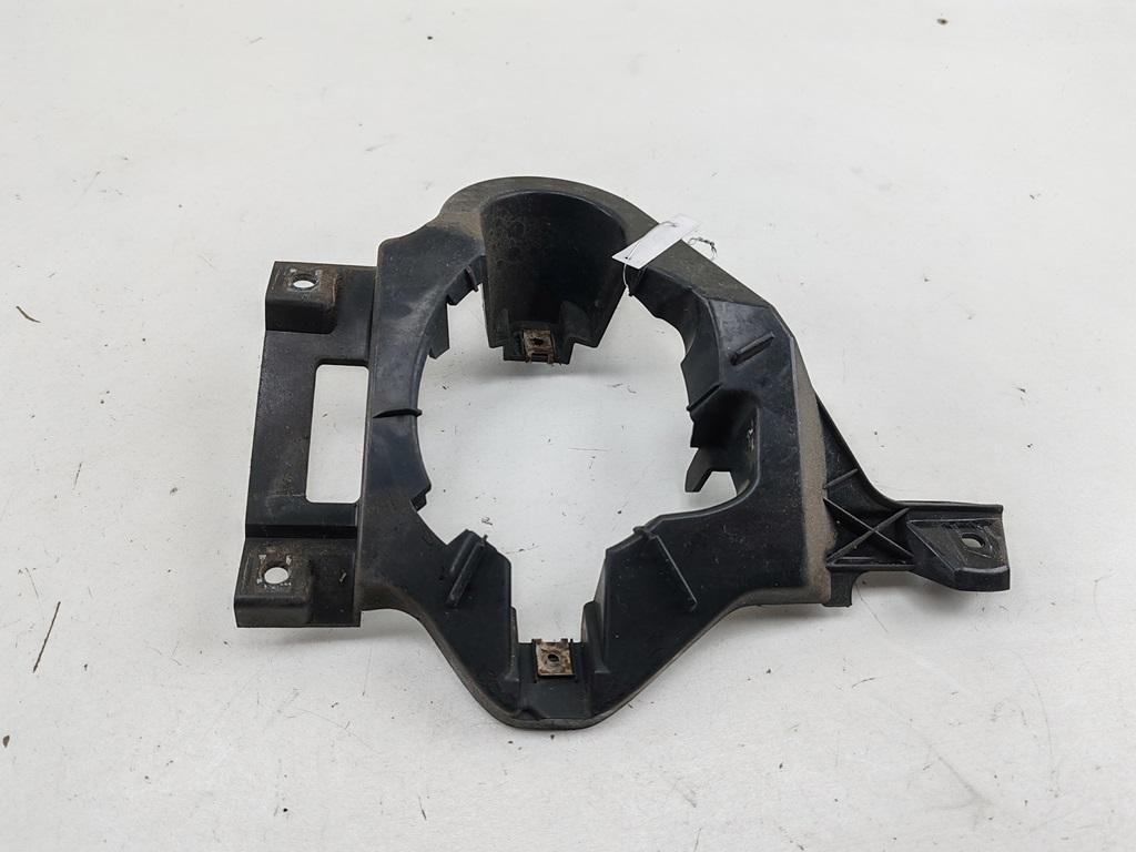 рамка фары противотуманной левой BMW 1 E81/E87 2005, 1.6 л., бензин, МКПП, чёрный, хетчбэк 5 дв., 7118151