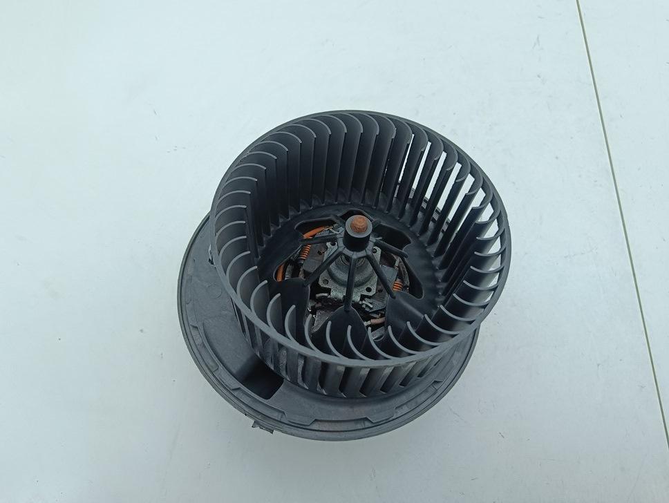 моторчик печки BMW 3 серия E90/E91/E92/E93 2007, 2.0 л., дизель, МКПП, чёрный, седан, 6933663 - фото №1