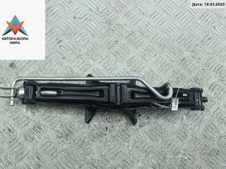 домкрат Dacia (Renault) Sandero I 2009, 1.2 л., бензин, МКПП, красный, хетчбэк 5 дв., 8200858025