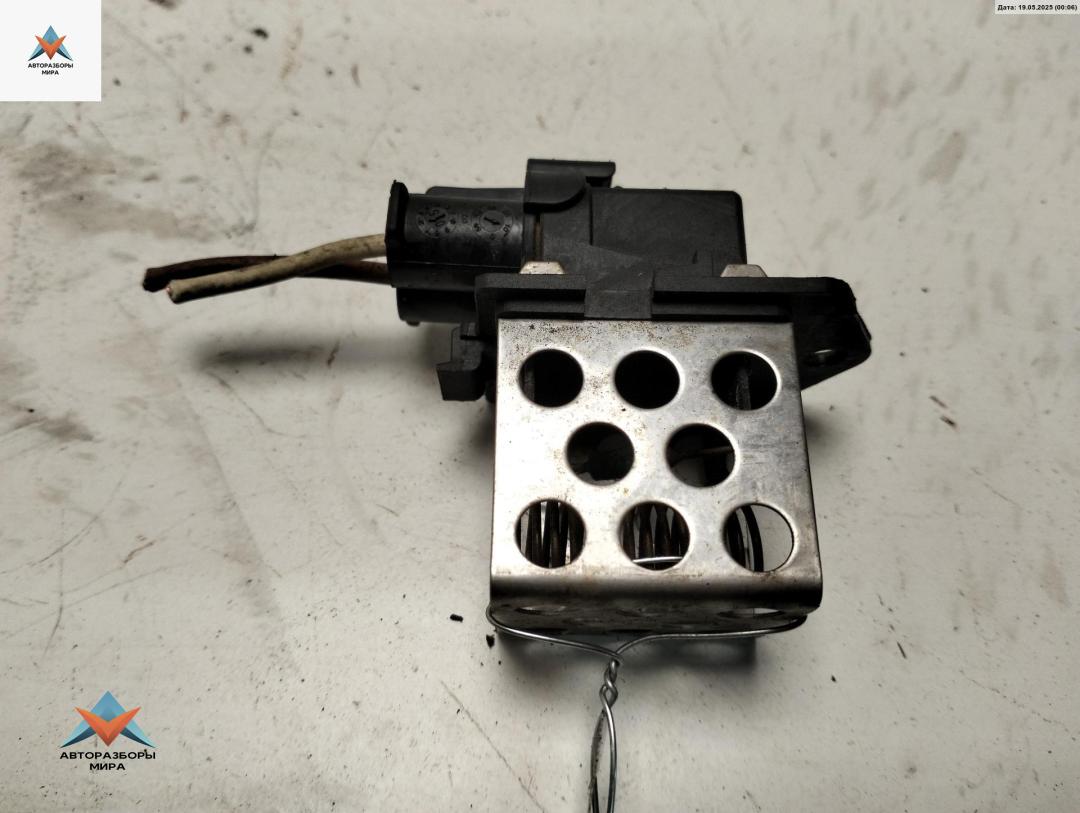 блок управления вентилятором (реле) Renault Modus 1 поколение 2005, 1.2 л., бензин, МКПП, синий, хетчбэк 5 дв., 8200045082 - фото №1