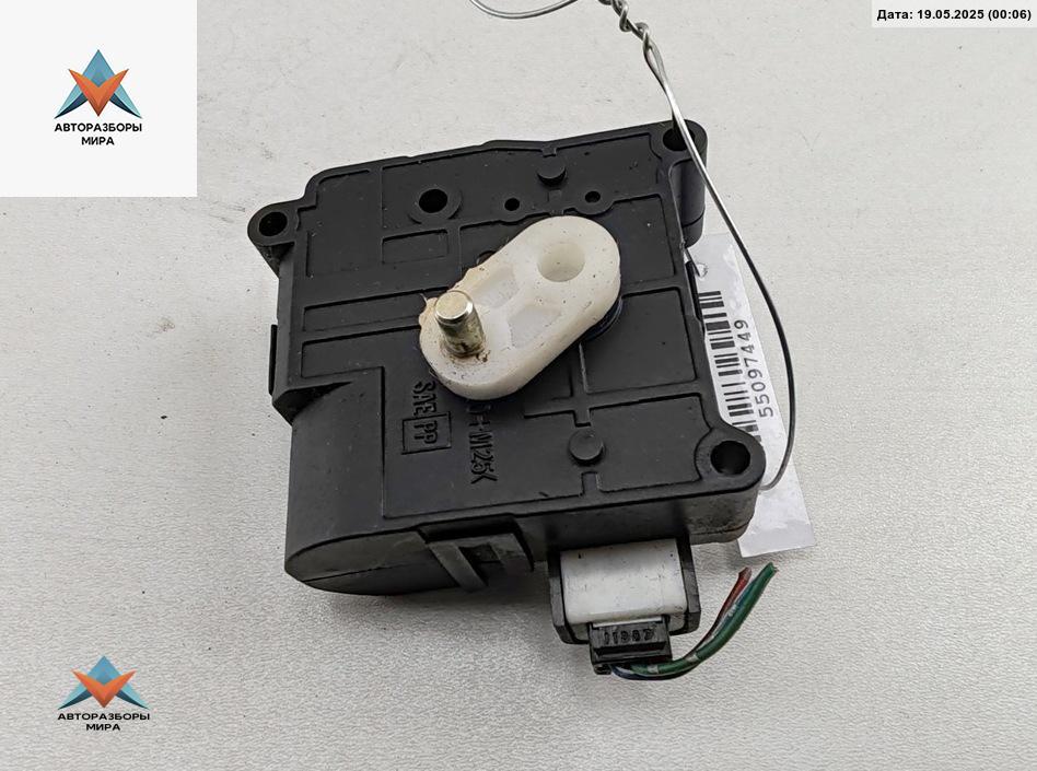 моторчик заслонки печки Toyota COROLLA VERSO 2003, 2.0 л., дизель, МКПП, серый, минивэн, 1138002051 - фото №1