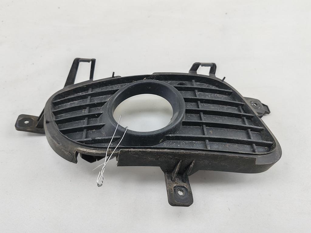 рамка фары противотуманной левой Mercedes-Benz A W169 2004, 1.7 л., бензин, МКПП, серый, хетчбэк 5 дв., 1698850622