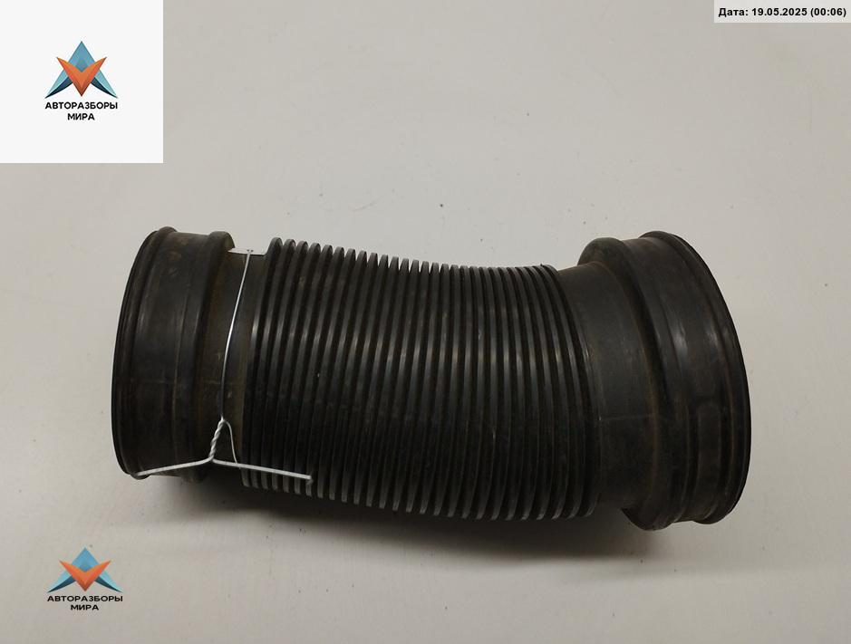 патрубок воздушного фильтра Audi A4 B6 2003, 2.4 л., бензин, 8D0129627 - фото №1