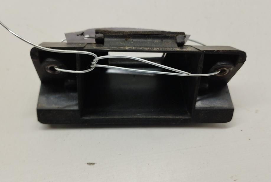 подсветка номера Audi A4 B5 1997, 1.6 л., бензин, МКПП, серый, седан, 8D5827631