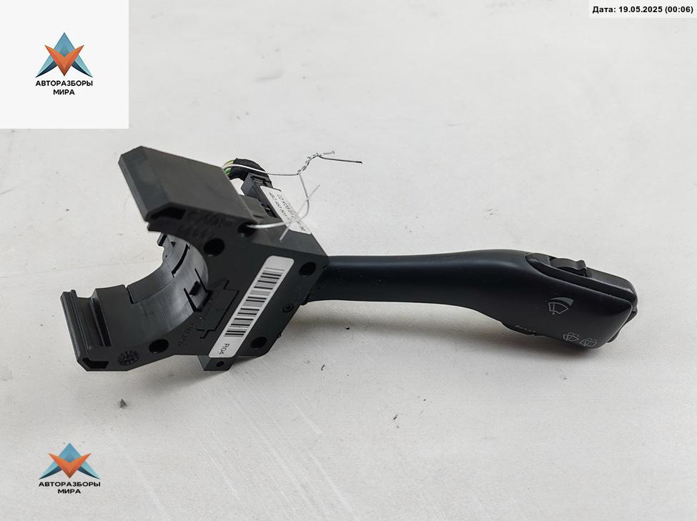 переключатель дворников Volkswagen Bora 1 поколение 2002, 2.3 л., бензин, МКПП, серый, универсал, 4B0953503 - фото №1