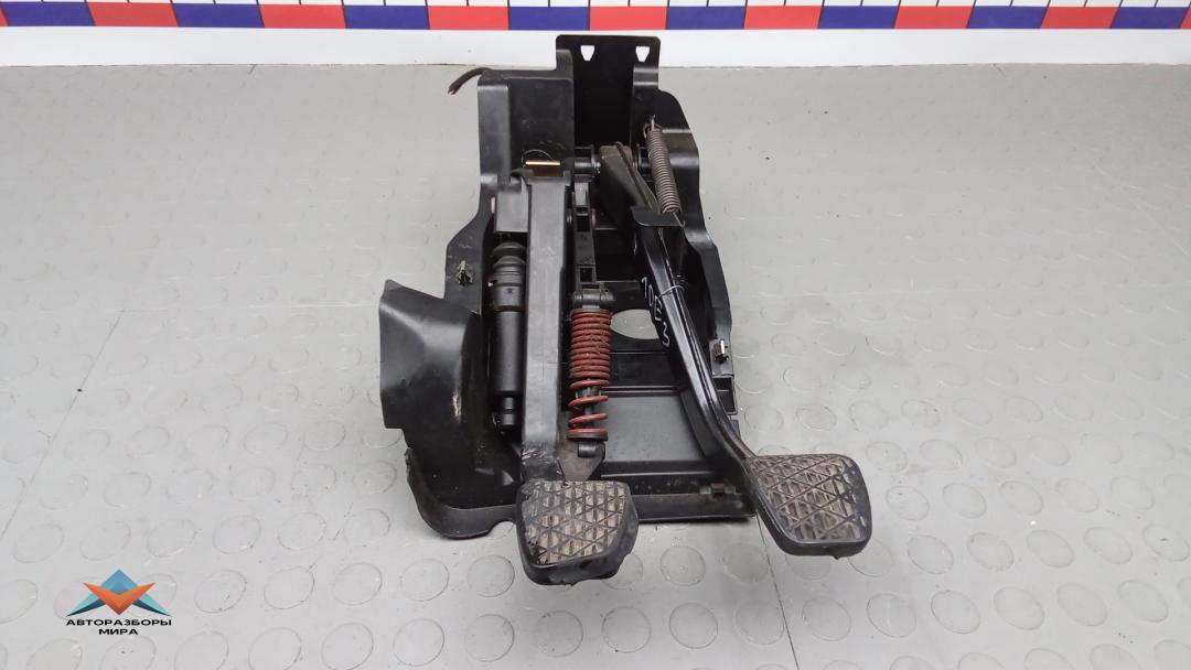 узел педальный (блок педалей) Mercedes-Benz C-Класс W203/S203/CL203 2002, 2.2 л., D C200 CDI, дизель, МКПП, седан, A2032903101 - фото №1