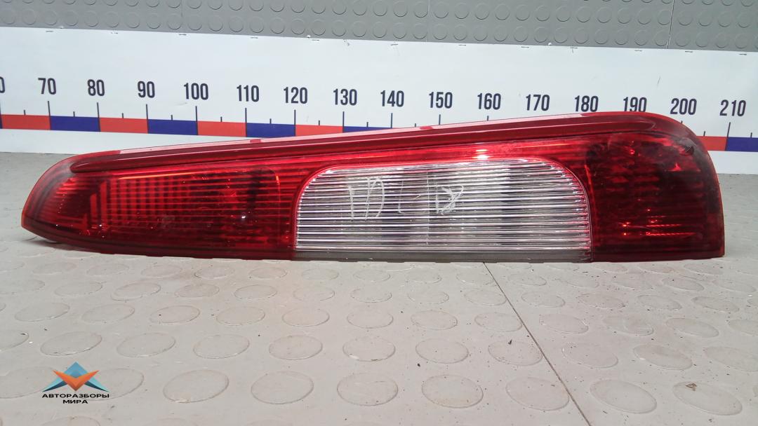 фонарь задний правый Ford C-Max 1 поколение 2006, 1.8 л., бензин, МКПП, минивэн - фото №1