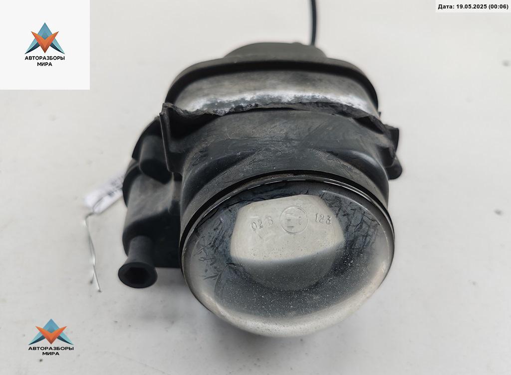 фара противотуманная левая Audi A6 4B/C5 1997, 2.4 л., бензин, АКПП, зелёный, седан, 14933300 - фото №1